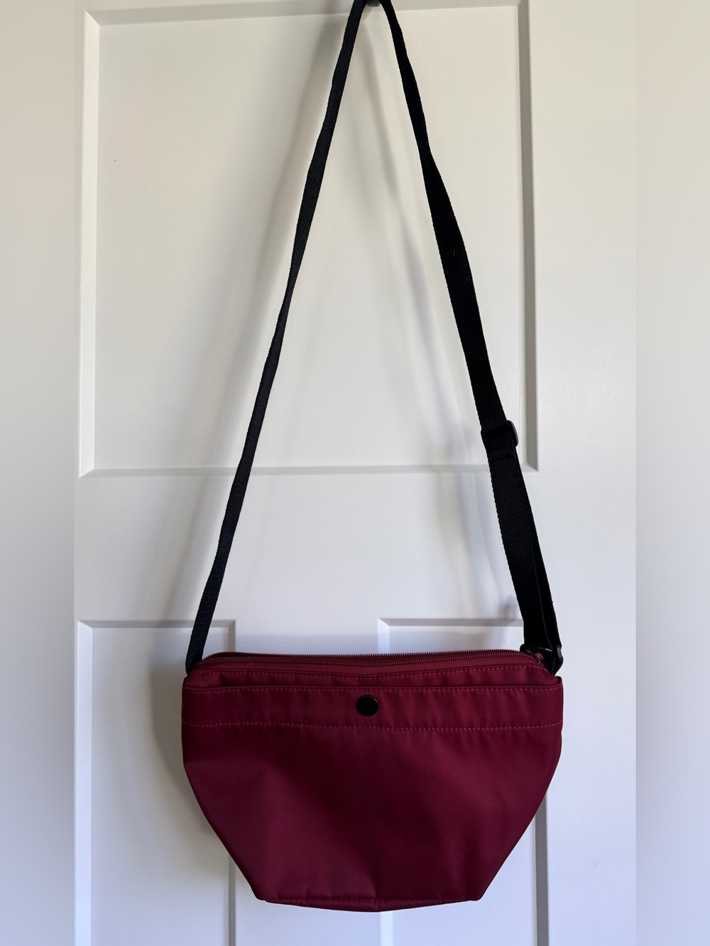 Uniqlo Women's Crossbody Bag in Burgundy with Adjustable Strap
